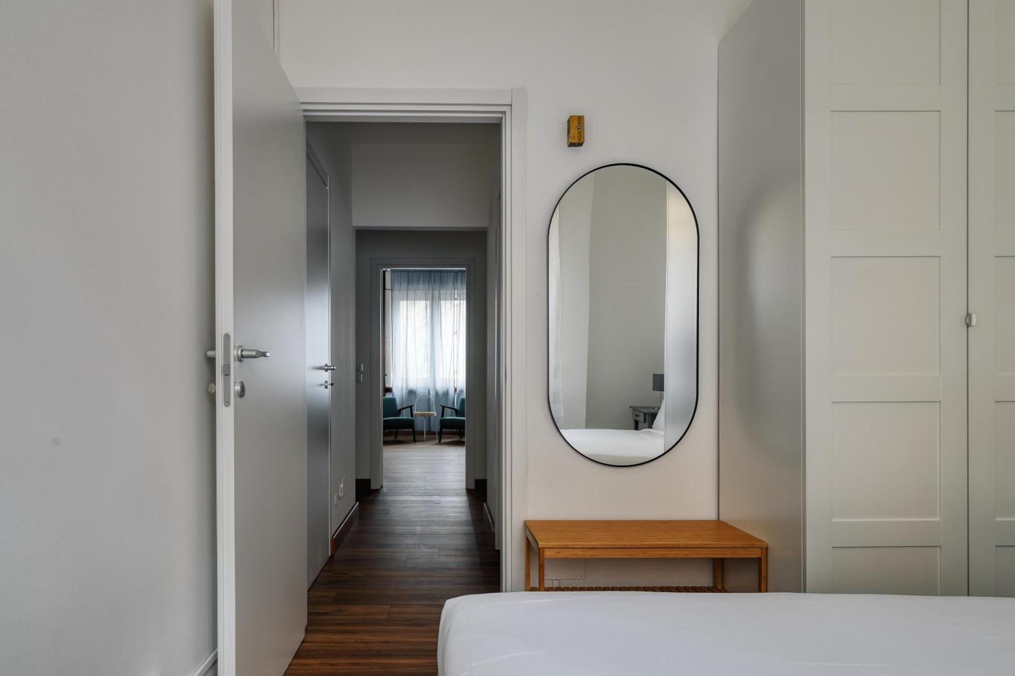 Joivy Chic 3-Bed Flat Near Colonne Di San Lorenzo ミラノ エクステリア 写真