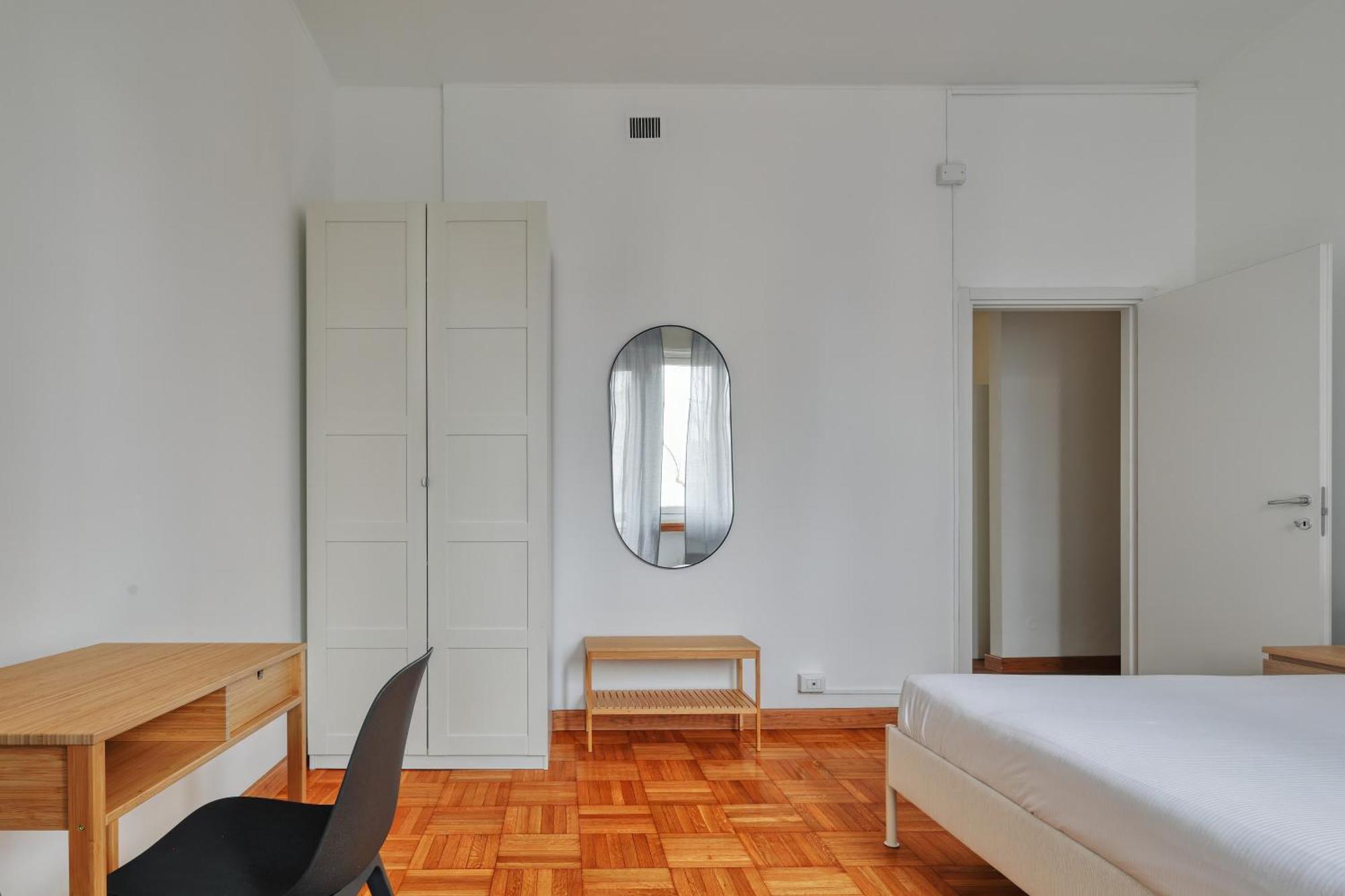 Joivy Chic 3-Bed Flat Near Colonne Di San Lorenzo ミラノ エクステリア 写真