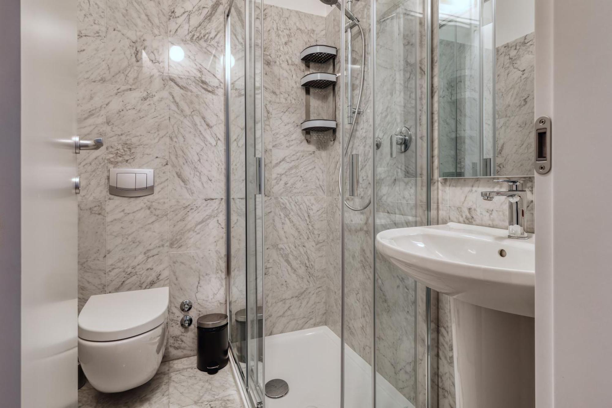 Joivy Chic 3-Bed Flat Near Colonne Di San Lorenzo ミラノ エクステリア 写真